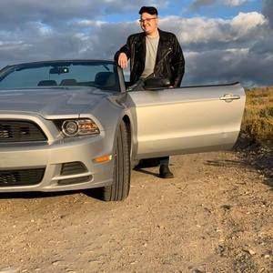 Meet your Posher, Alec